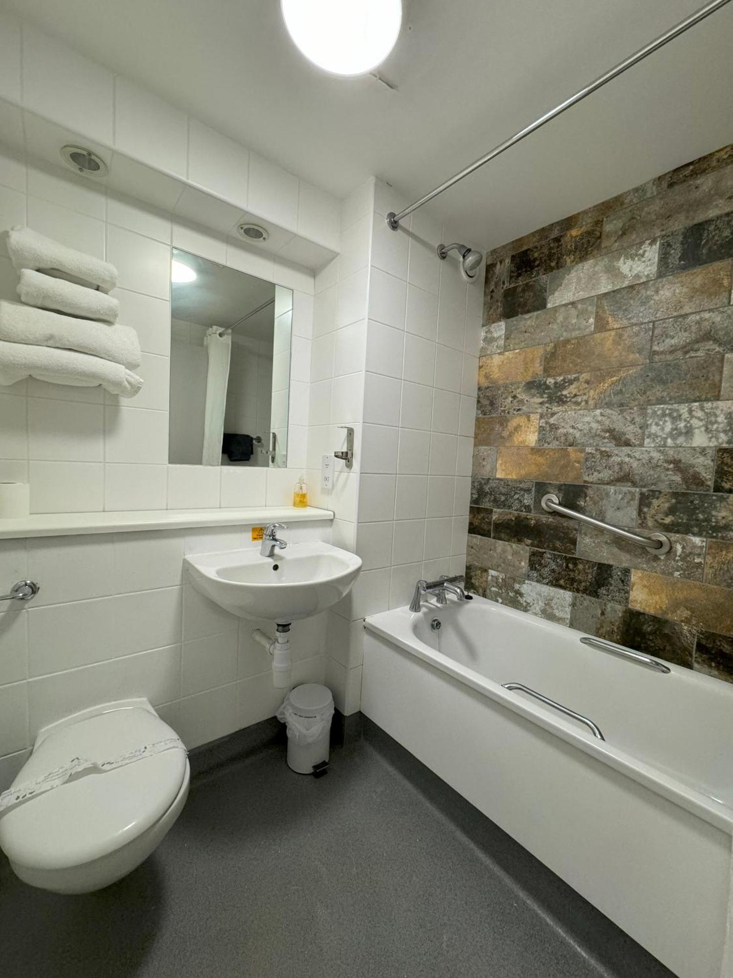 Citilodge Wakefield Hotel By Roomsbooked Esterno foto